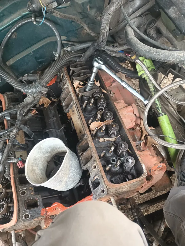 V8 engine top end rebuild